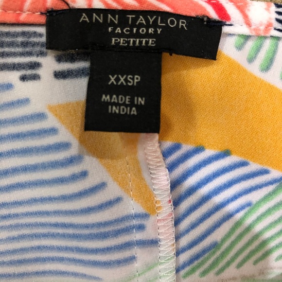 Ann Taylor Flutter Sleeve Tropical Print Blouse XXSP - Picture 3 of 5